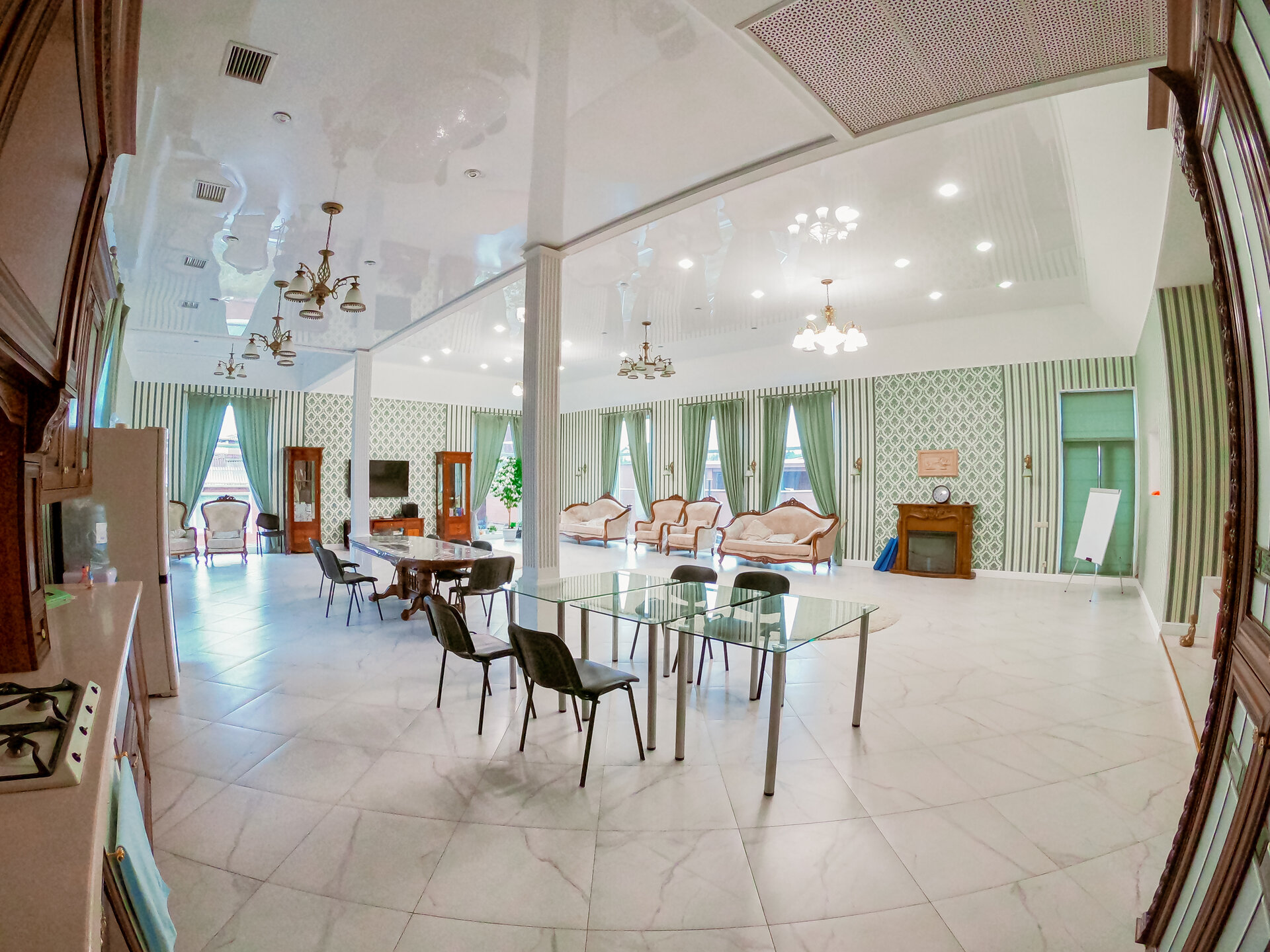 Зона для работы в центре